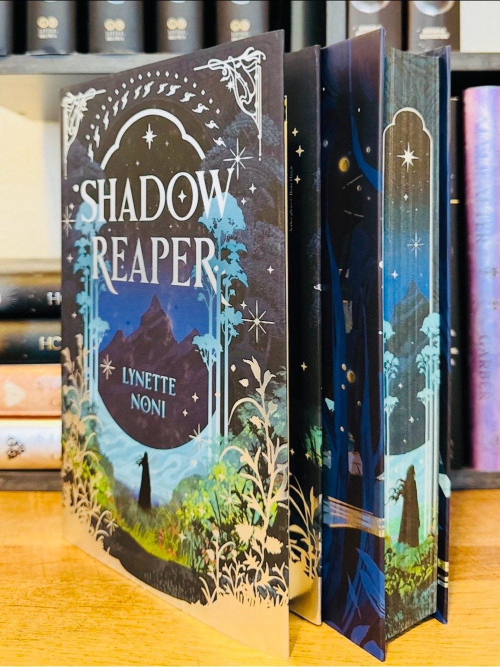 Fairyloot Exclusive Signed Edition Shadow Reaper by Lynette Noni